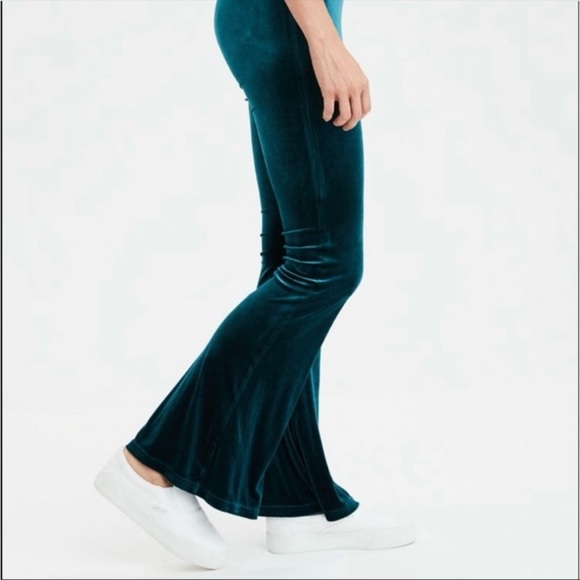 American Eagle Green Velvet Flare Leggings - Picture 7 of 9